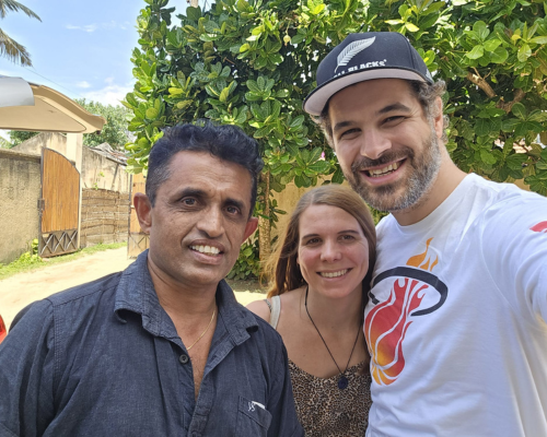 Sri Lanka Travel Driver Tourist Guide 03